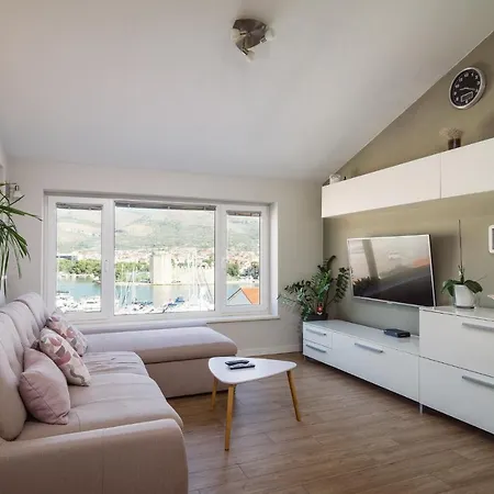 Kamerlengo Apartment Trogir