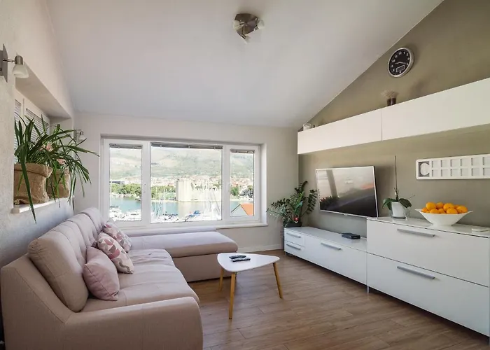 Kamerlengo Διαμέρισμα Τρογκίρ